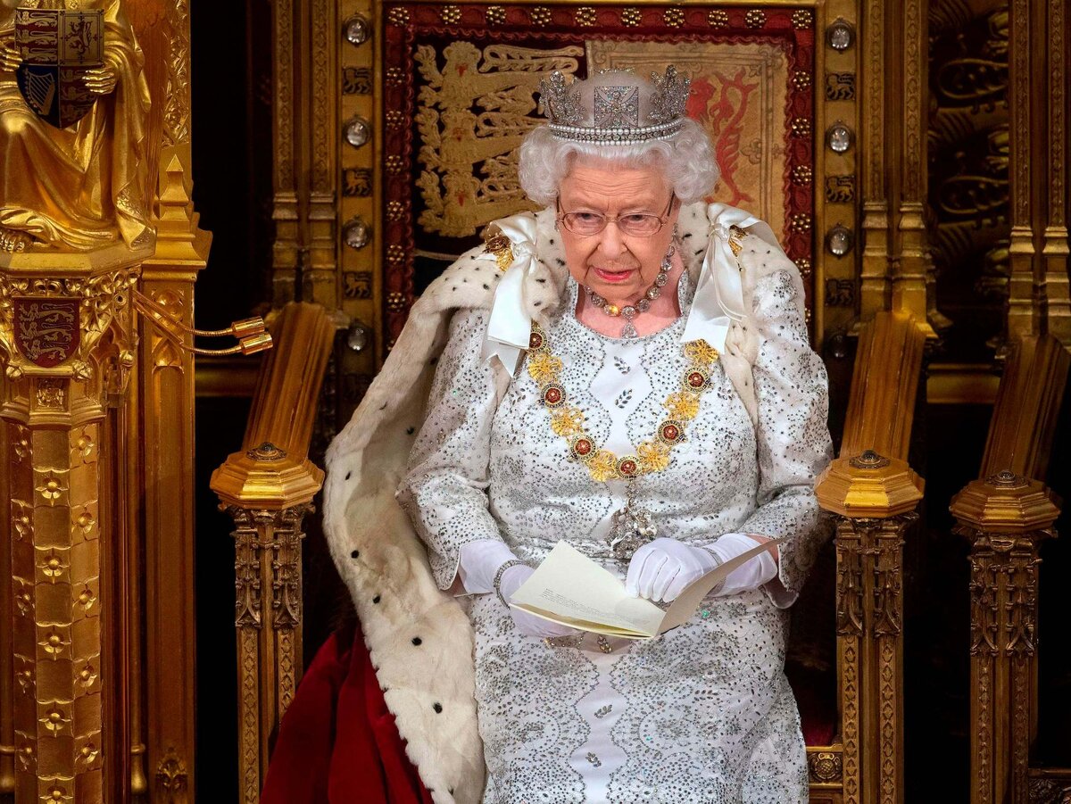 https://static.independent.co.uk/s3fs-public/thumbnails/image/2019/11/25/12/queen-speech.jpg