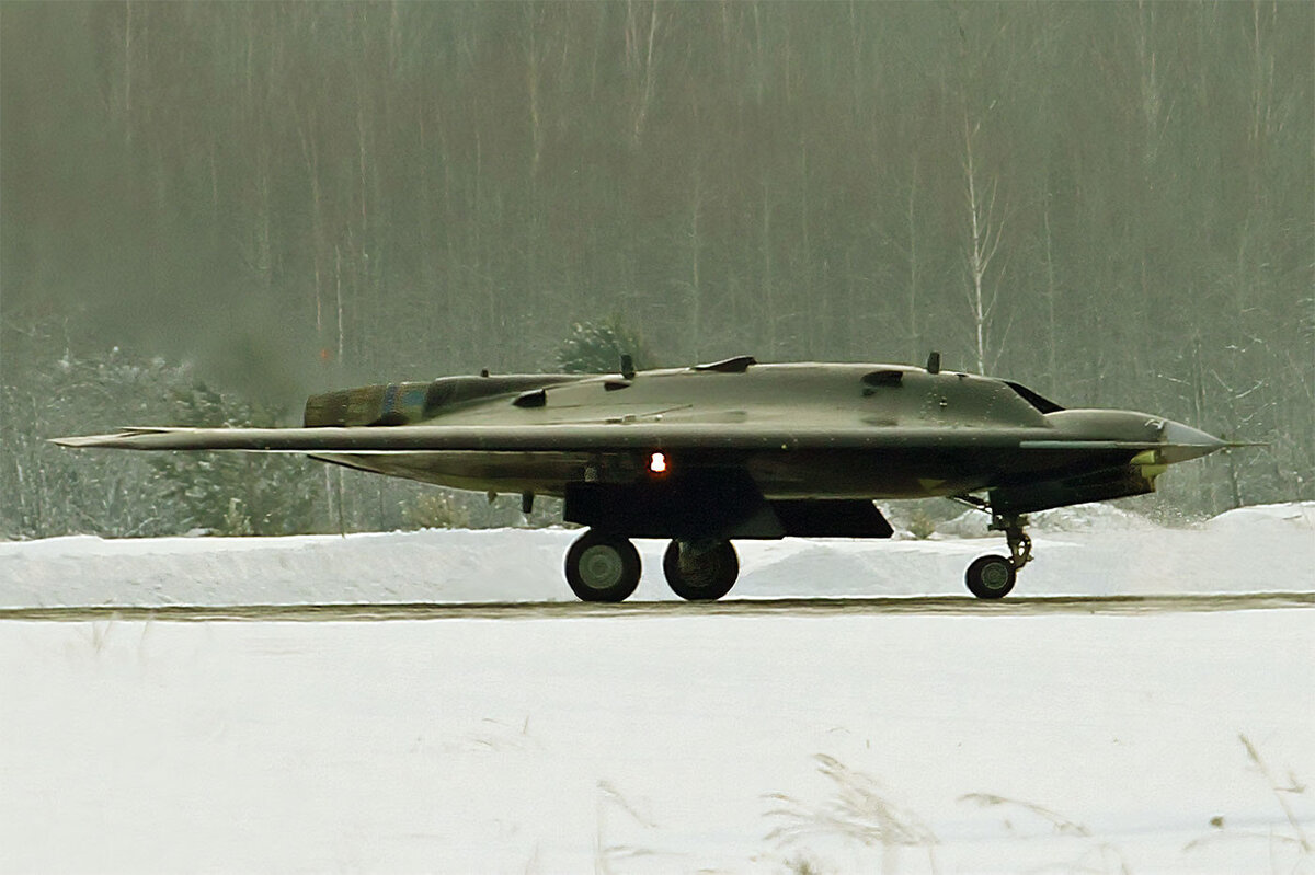 Sukhoi Su-70 Okhotnik