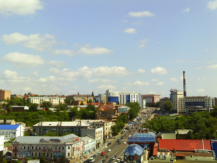 1. Вид сверху на улицу Дзержинского.