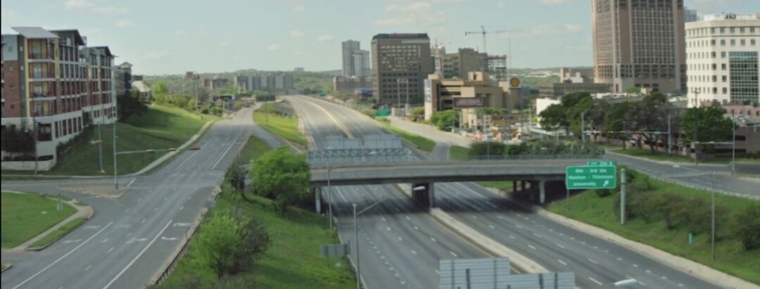  Скриншот автора сериал "Пятый день" (2016-2017) США 2 сезона 14 серий