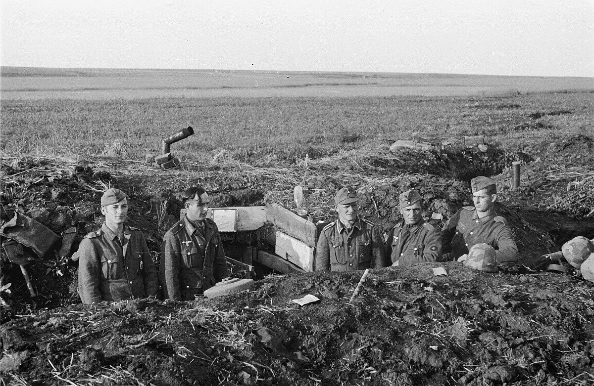 Воспоминания солдат вермахта. Немецкие солдаты в окопах ВОВ. Солдаты с окопах Курская битва.