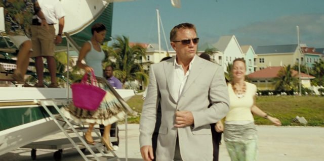 Льняной костюм в «Казино „Рояль“»