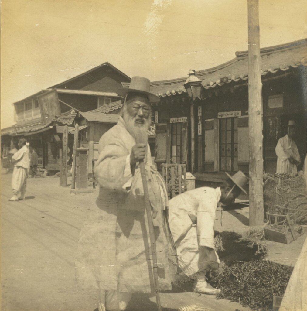 Lee yoon ji парень. красивые корейские мальчики. корейская семья 20 век. корейцы 19. древние корейцы.