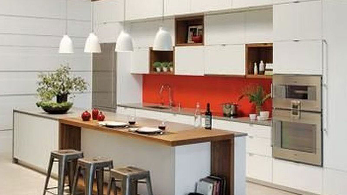 Дизайн кухни гостиной в стиле лофт с барной стойкой.