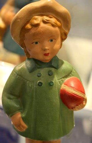 Настоящий РАРИТЕТ. Резиновая игрушка Девочка с мячом (1957 год).