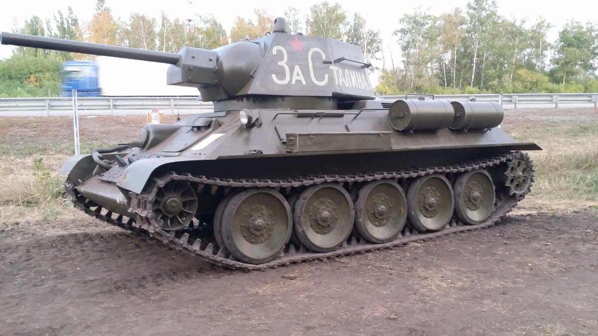 Т-34(модификацию не помню)
