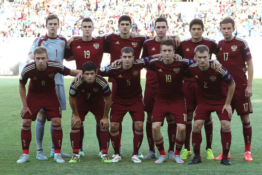 Сборная России U-19 в 2015-ом году. Фото взято с сайта Яндекс.Картинки