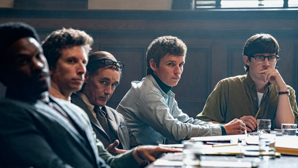 Кадр из фильма "Суд над чикагской семеркой"