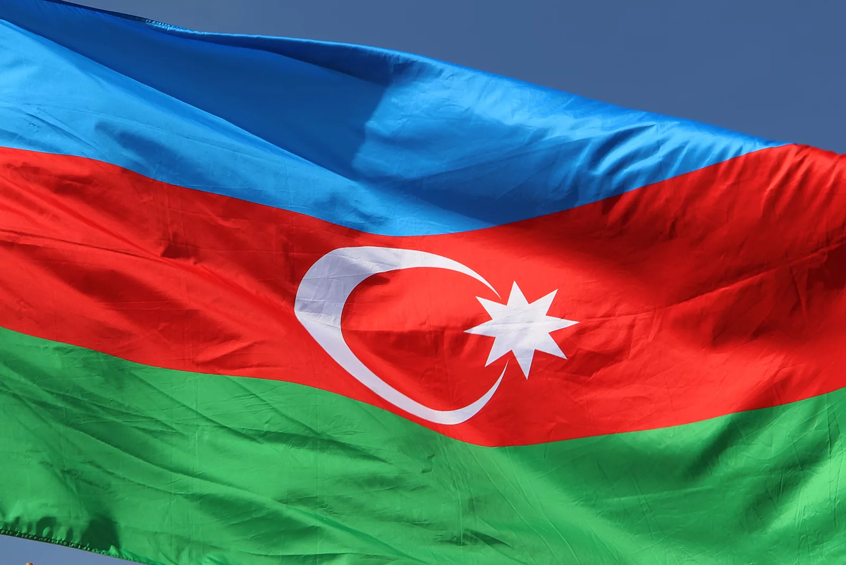 Почему азера. Флаг Азербайджана. Флаг Азейбарджан. Республика Азербайджан флаг. Азербайджан Bayragi.