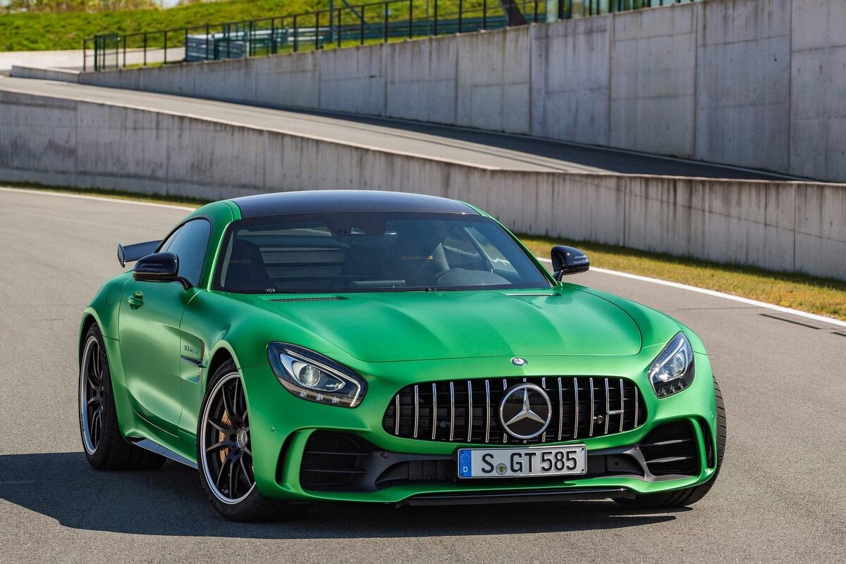 2017 Mercedes-AMG gt r