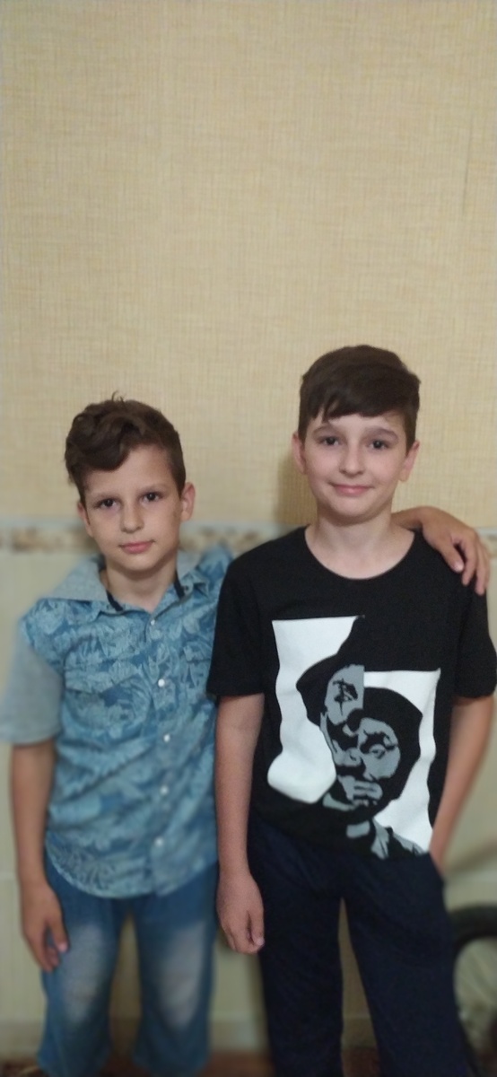 Юрий и Роман-мои сыновья. 