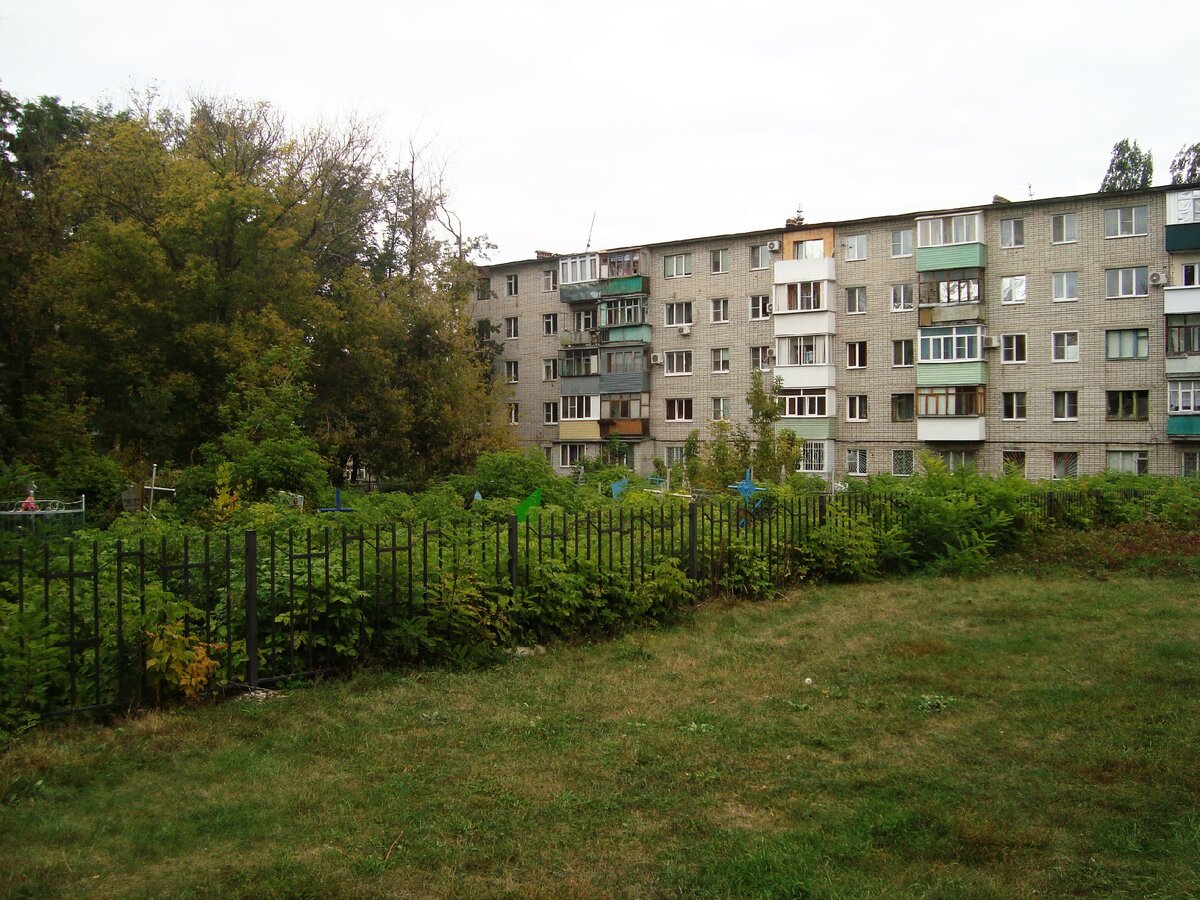 Гуменское кладбище. Белгородская область, город Старый Оскол, микрорайон Приборостроитель