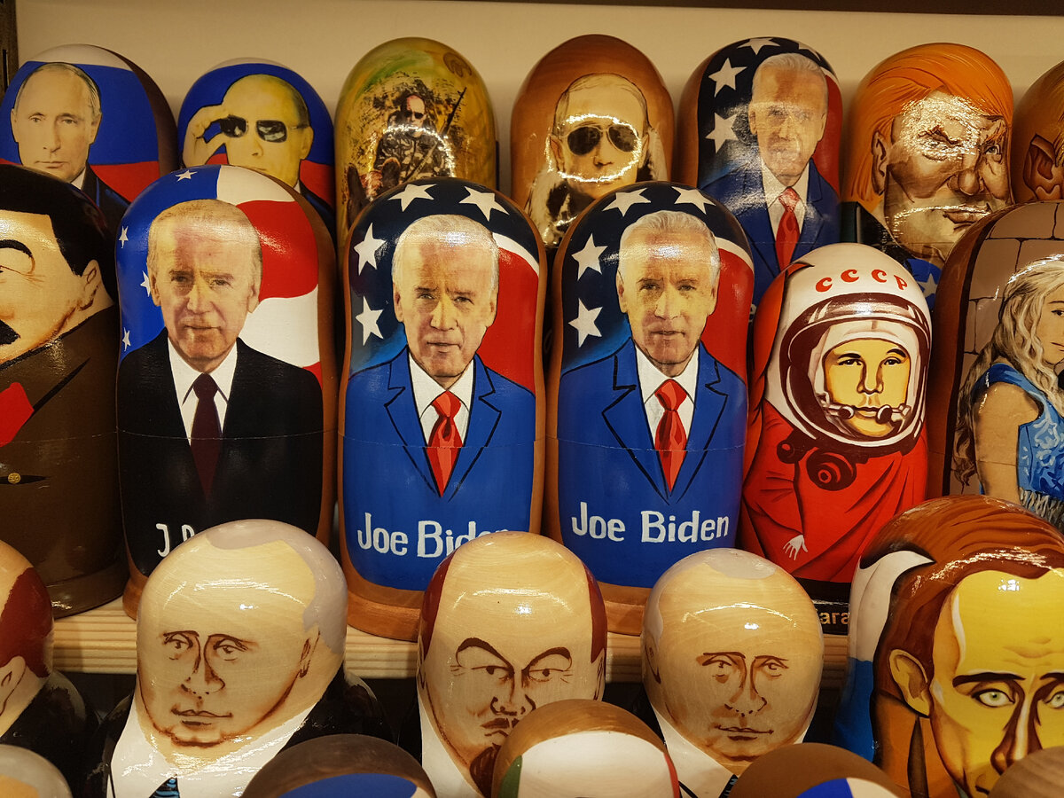 Матрешки на любой вкус. Фото автора