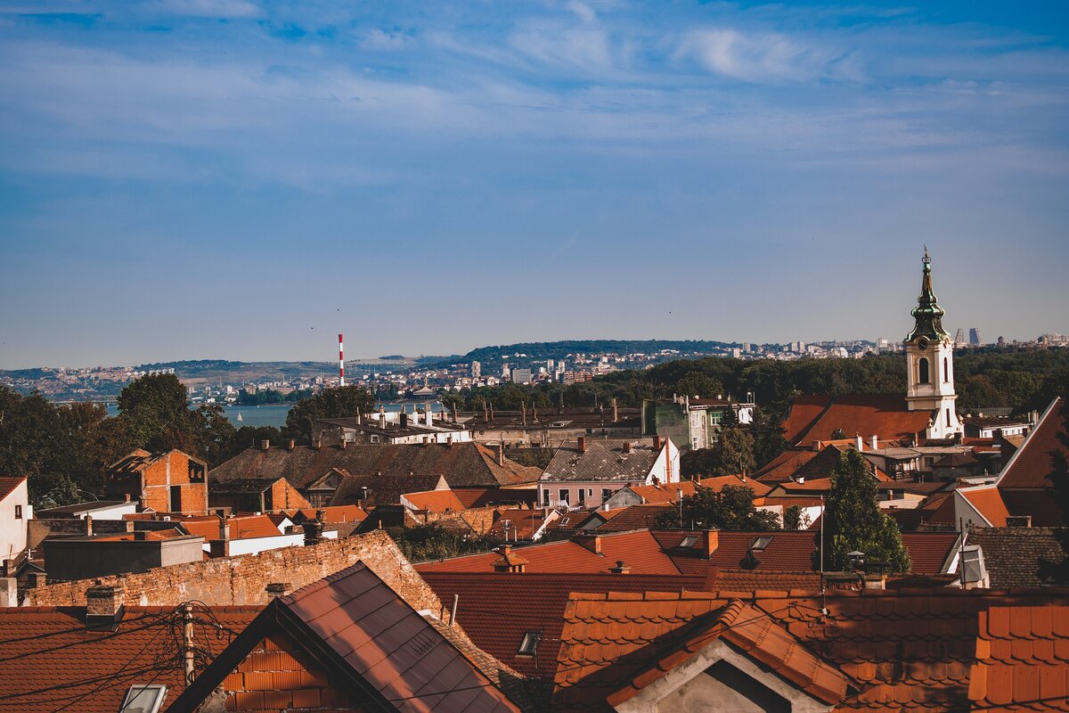 Классический сербский город.