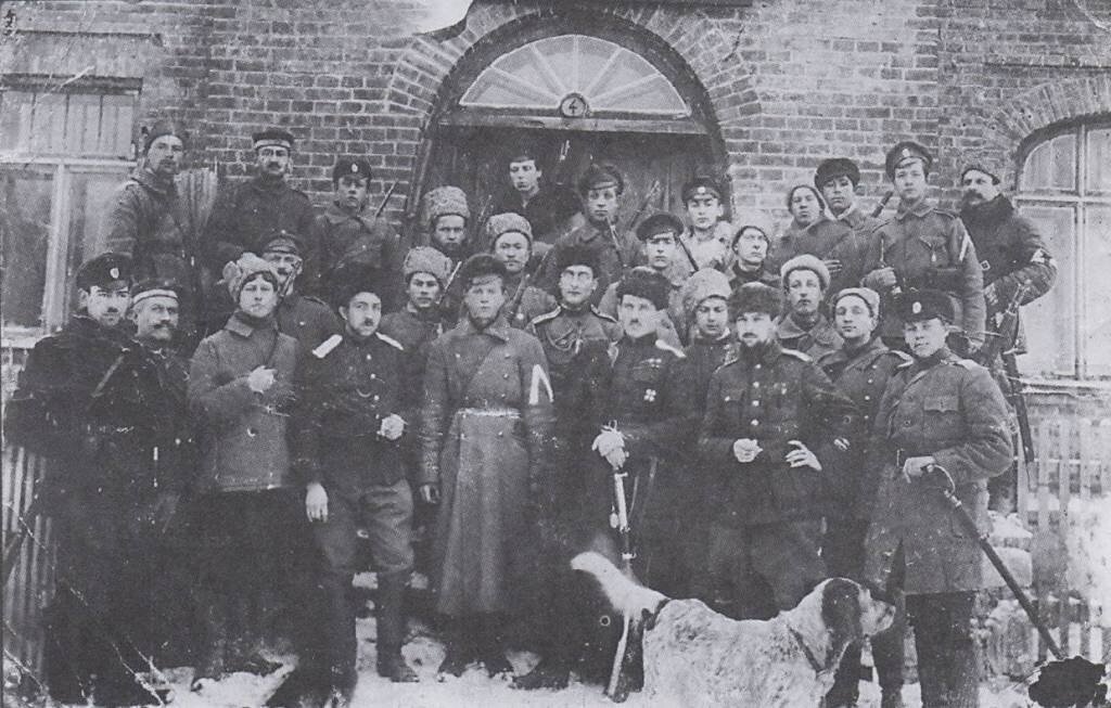 Немного уже реальных фотографий. «Балаховцы» в Пскове, 1919 год.