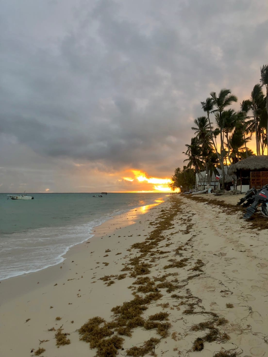 Гигантская пляжная линия Пунта-Каны. Фото автора
