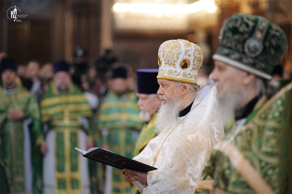 Хиротония архимандрита Августина (Анисимова) во епископа Городецкого и Ветлужского в Храме Христа Спасителя в праздник Входа Господня в Иерусалим. Источник: http://www.patriarchia.ru/db/text/2147959.html