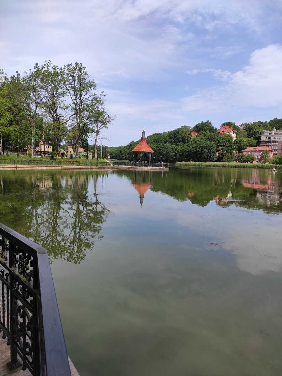 Тихое озеро в Светлогорске. Море будет в ролике :)) 