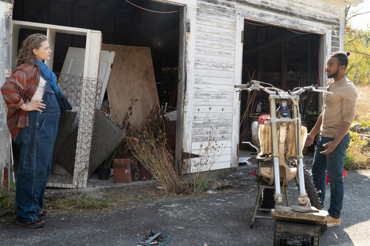 Кадр из фильма «Мать против андроидов (Mother/Android)» 2021 года