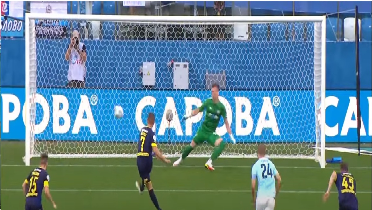 Полоз реализует пенальти