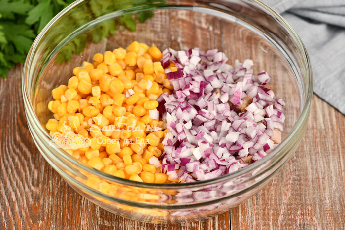 Салат с мясом и кукурузой: рецепт с фото