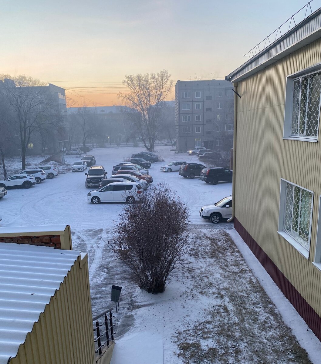 Чуть-чуть припорошило снежком