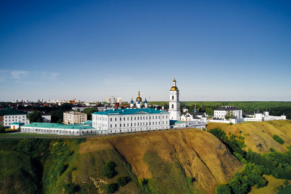 Тобольск спортивный. Вид на Тобольск Менделеев. Картинковый. Спорт Тобольске.