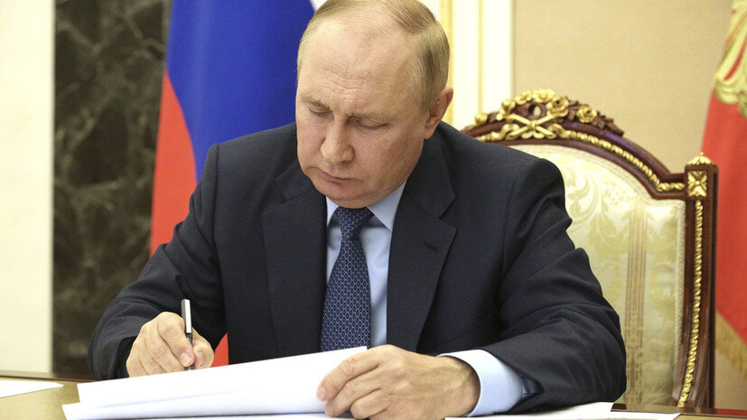   globallookpress.com Kremlin Pool