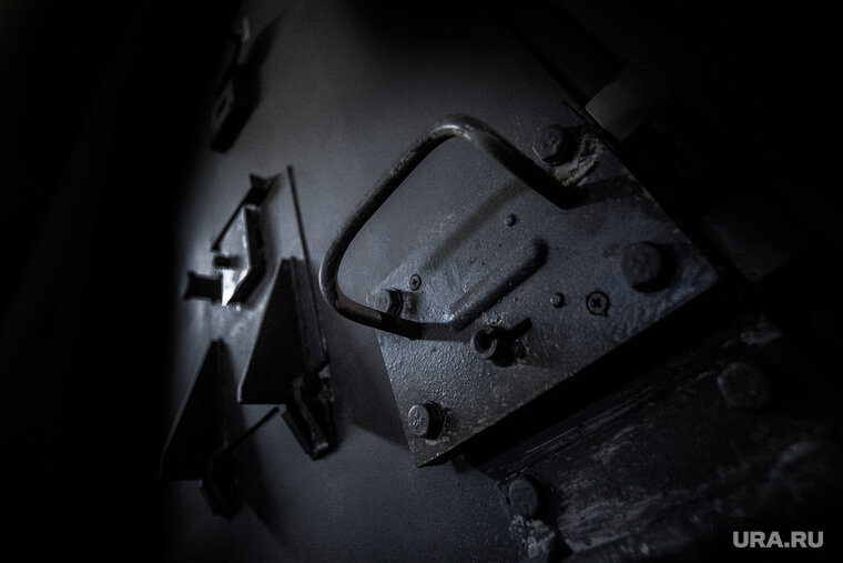    Бывший полицейский пробудет под стражей минимум до начала октября