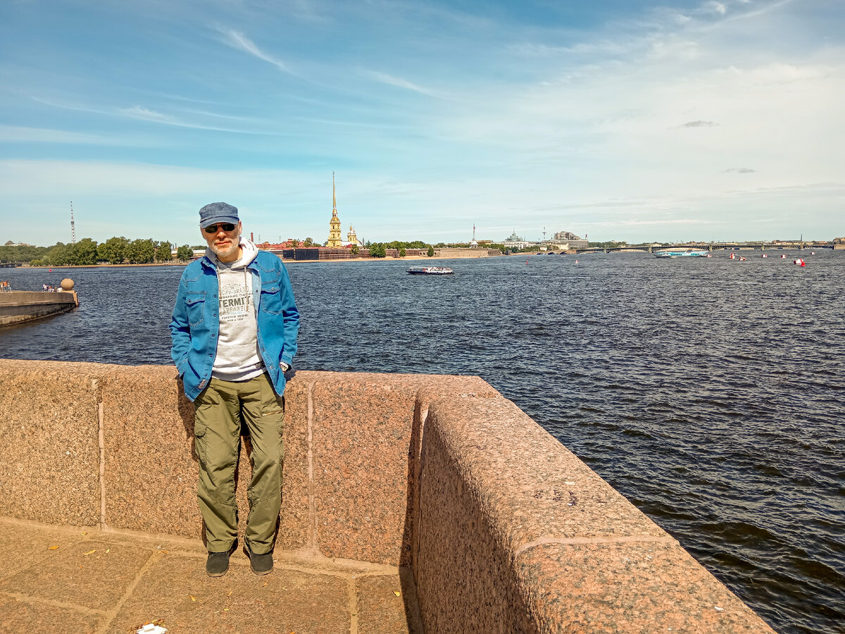 Михаил Лекс, автор рассказа и канала. Санкт-Петербург, Нева, Петропавловская крепость