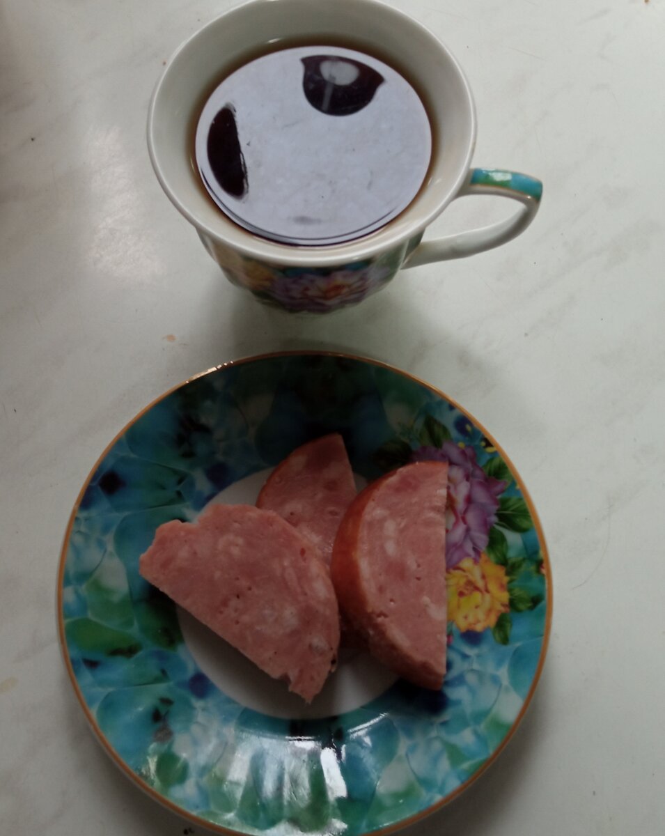 Перекус  ветчина-51гр.  К-157,44        Б-4,85        Ж-12,75          У-2,04.