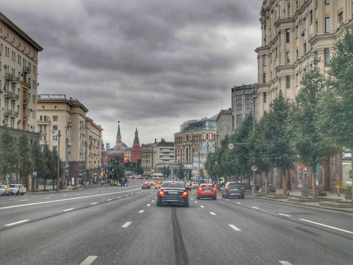 5 фотографий центральных улиц Москвы из окна автомобиля | 5 снимков | Дзен