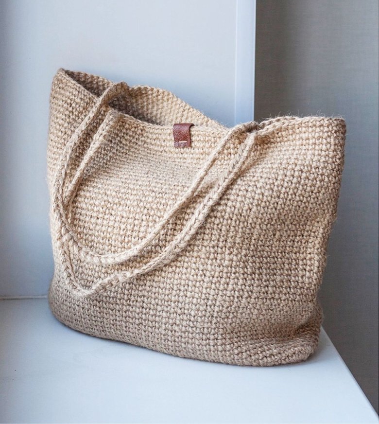 Из трикотажной пряжи. 88 клубков вязание. 88 клубков вязание крючком сумка. 88 клубков вязание крючком сумка. Вязаная сумка прада.