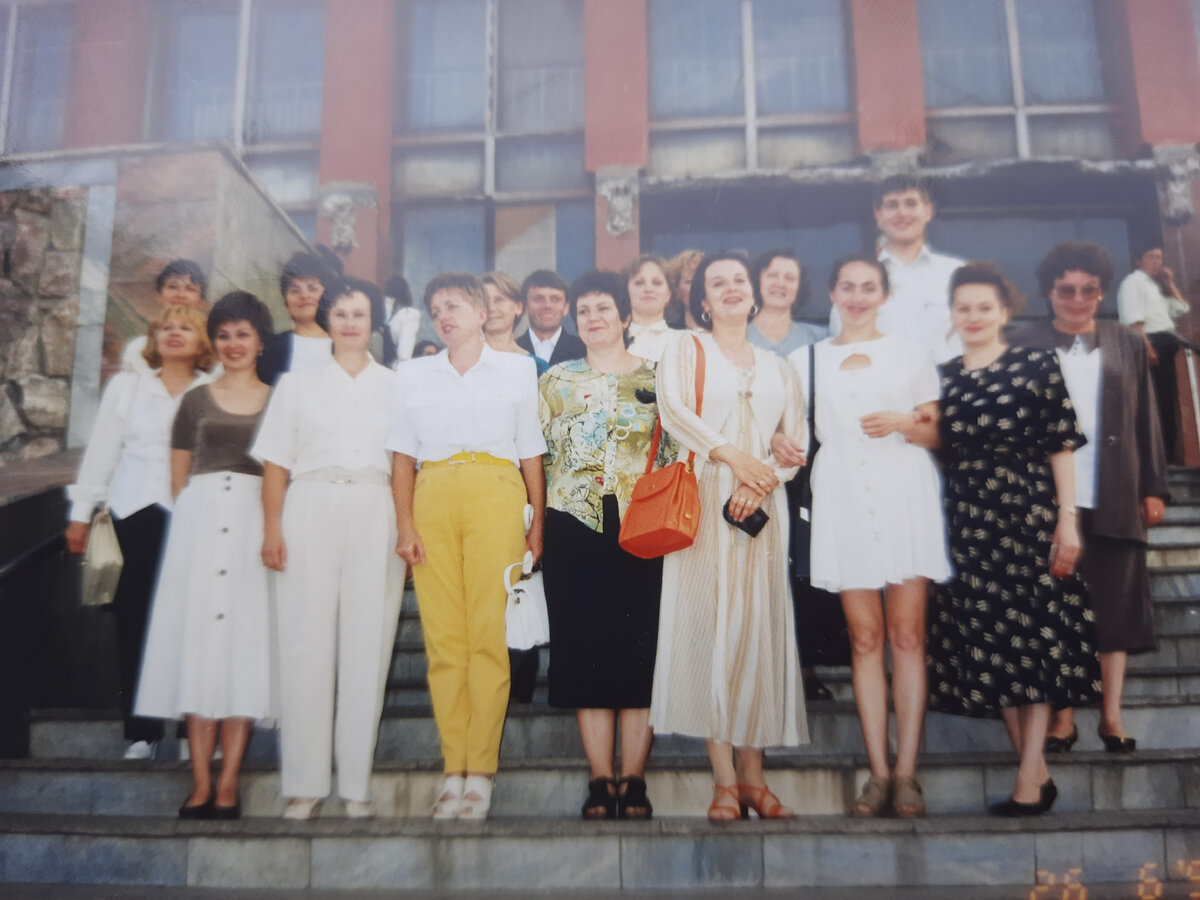 Наша делегация на вокзале Пермь-2. Простите за качество фото, фотографировала на телефон с глянцевых фоток:). Меня нашли?)