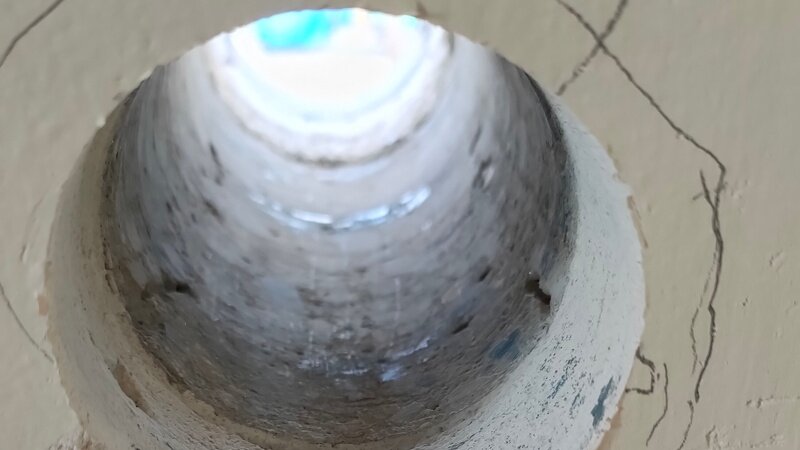 Отверстие, диаметром 62 мм, под гильзу газовой трубы