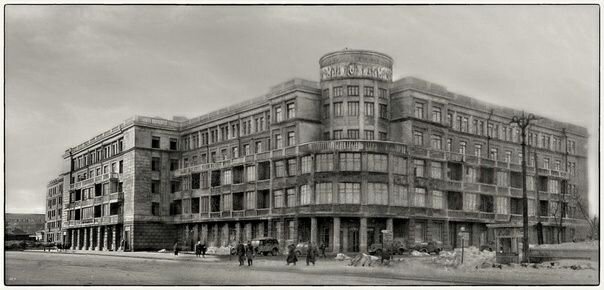 Гостиница"Донбасс".1941-1943. Коллаж собран Игорем Ражевым из нескольких снимков