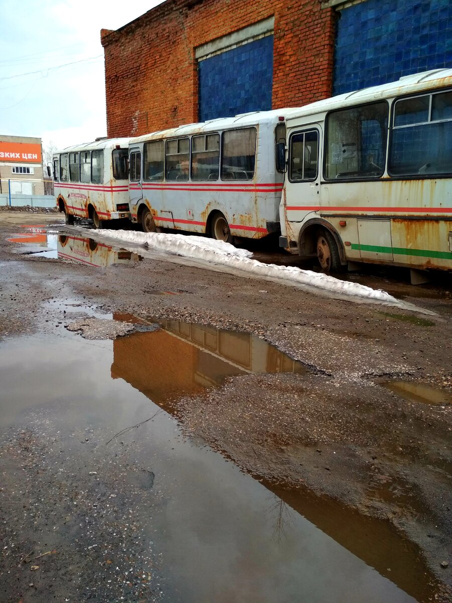 Обзор бывшего автобусного парка в городе | Под зонтиком | Дзен