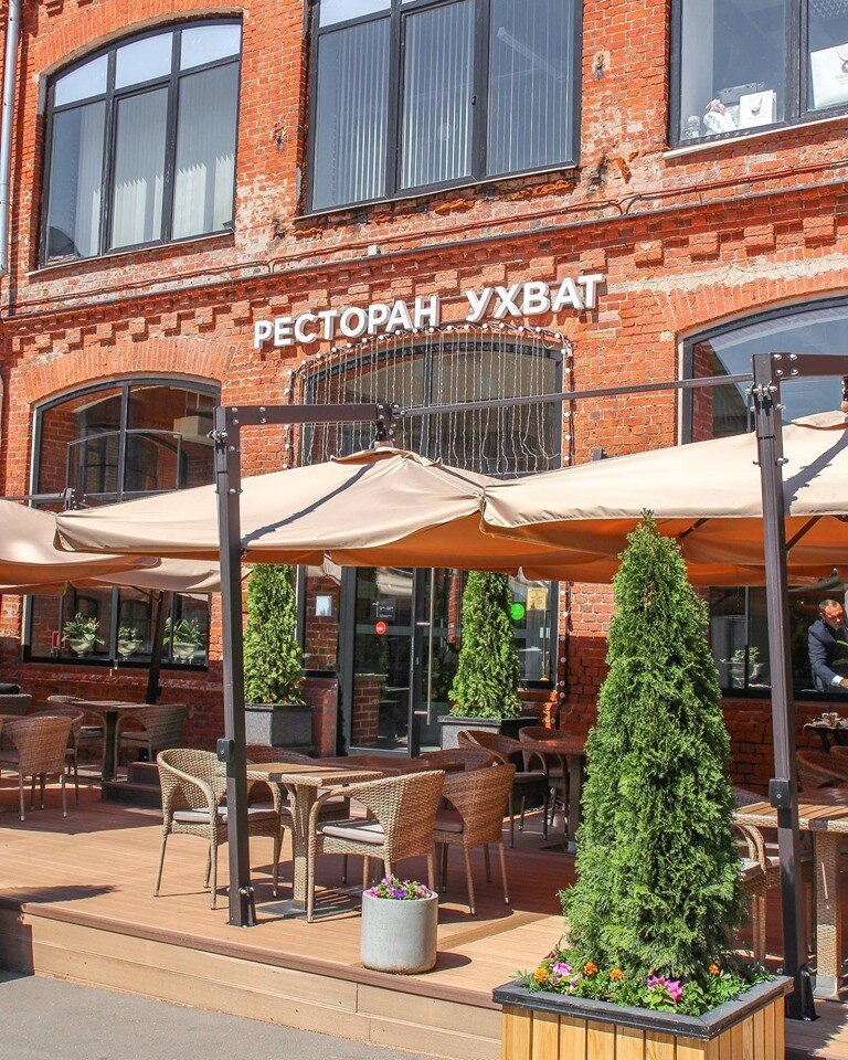 Летняя веранда ресторана UHVAT