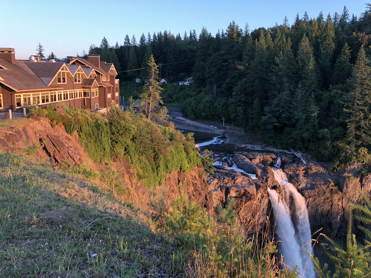 Где снят. Город Сноквалми Твин пикс. Salish Lodge & Spa. Отель great Northern Twin Peaks. Отель Salish Lodge & Spa Твин пикс.