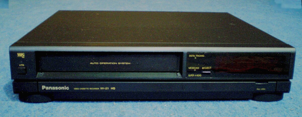 История компании AIWA