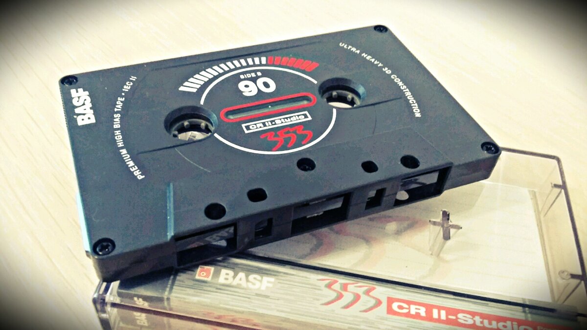 Cassette 3. Кассеты БАСФ для магнитофона. Кассеты с записью. Фирма BASF кассеты. Защита от записи на кассете.