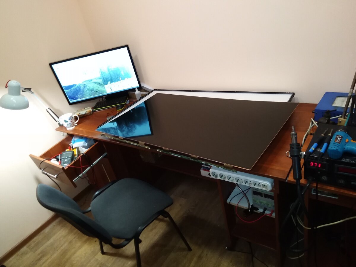 Самая опасная часть разборки, аккуратно снять матрицу.