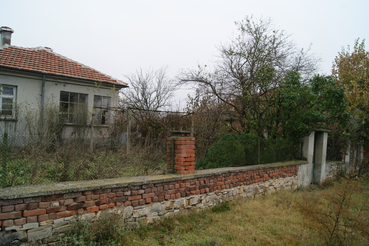 Дешевые дома в Болгарии. Фото автора.