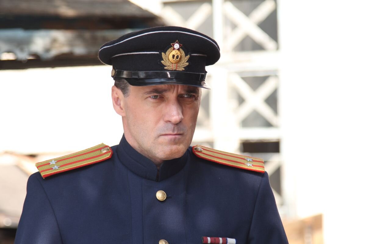 Павел Трубинер в роли супермена-контрразведчика. Фото взяты из открытых источников.