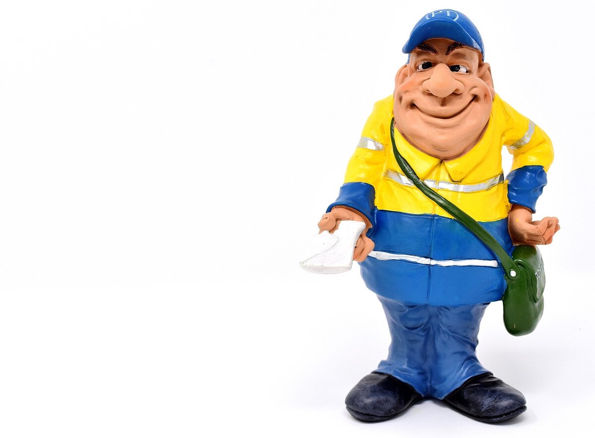 https://cdn.pixabay.com/photo/2018/01/21/01/15/postman-3095678_960_720.jpg