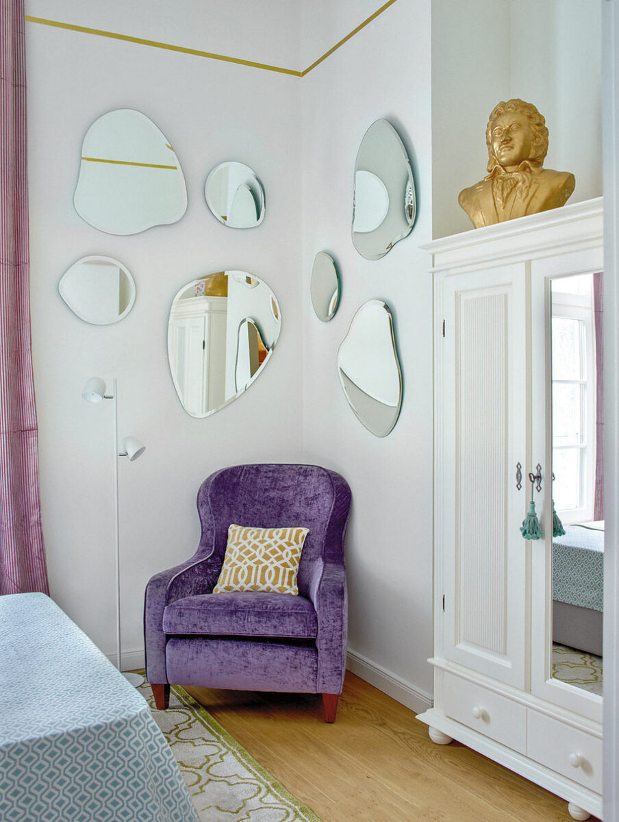 Зеркала в гостиной: 5 советов, 50 примеров
