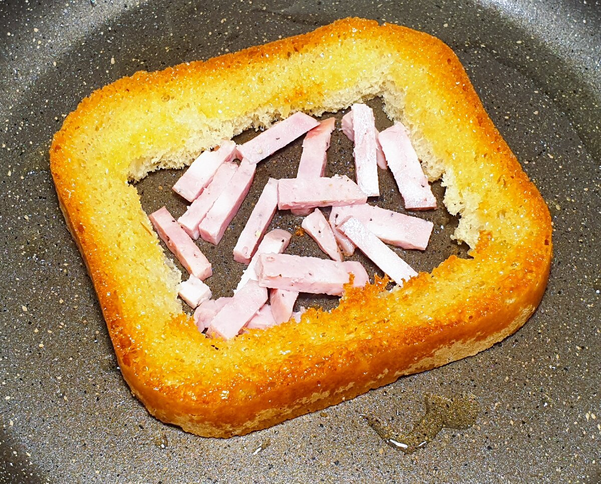 Яичница в хлебе в микроволновке