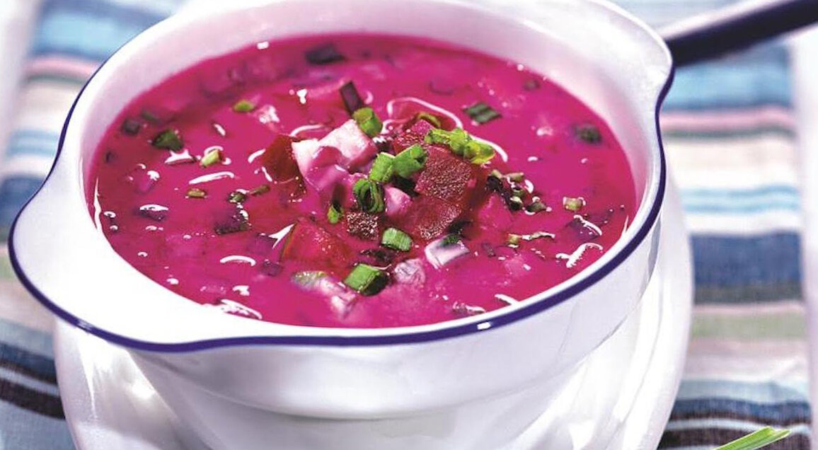 Суп получается очень вкусным и красивым. В летнее жаркое время он будет достойным конкурентом окрошке!