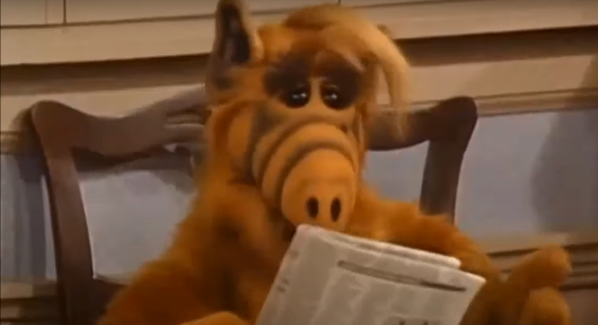 кадр из сериала "Альф"