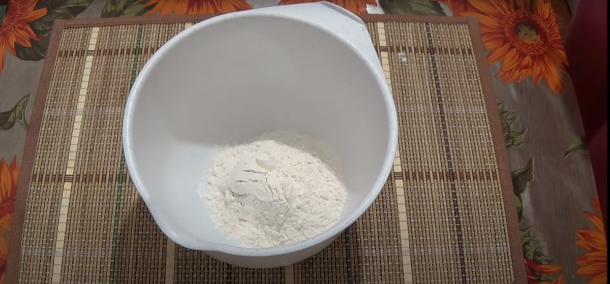 Ёмкость с 4 ст.л муки